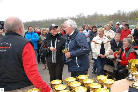 Beschreibung: http://cms.porsche-clubs.com/PorscheClubs/pc_911_suedwest/pc_main.nsf/web/49B5CBF09D515553C12579E2003B9ED3/$File/DSC_0888.jpg
